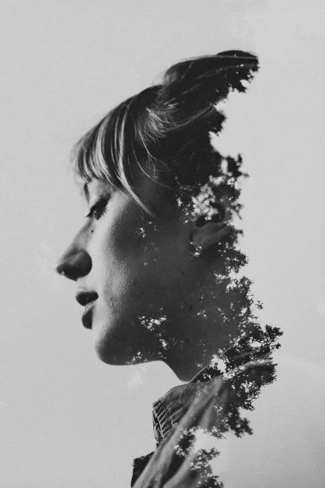 Sara Byrne, ou l’art de la double exposition
